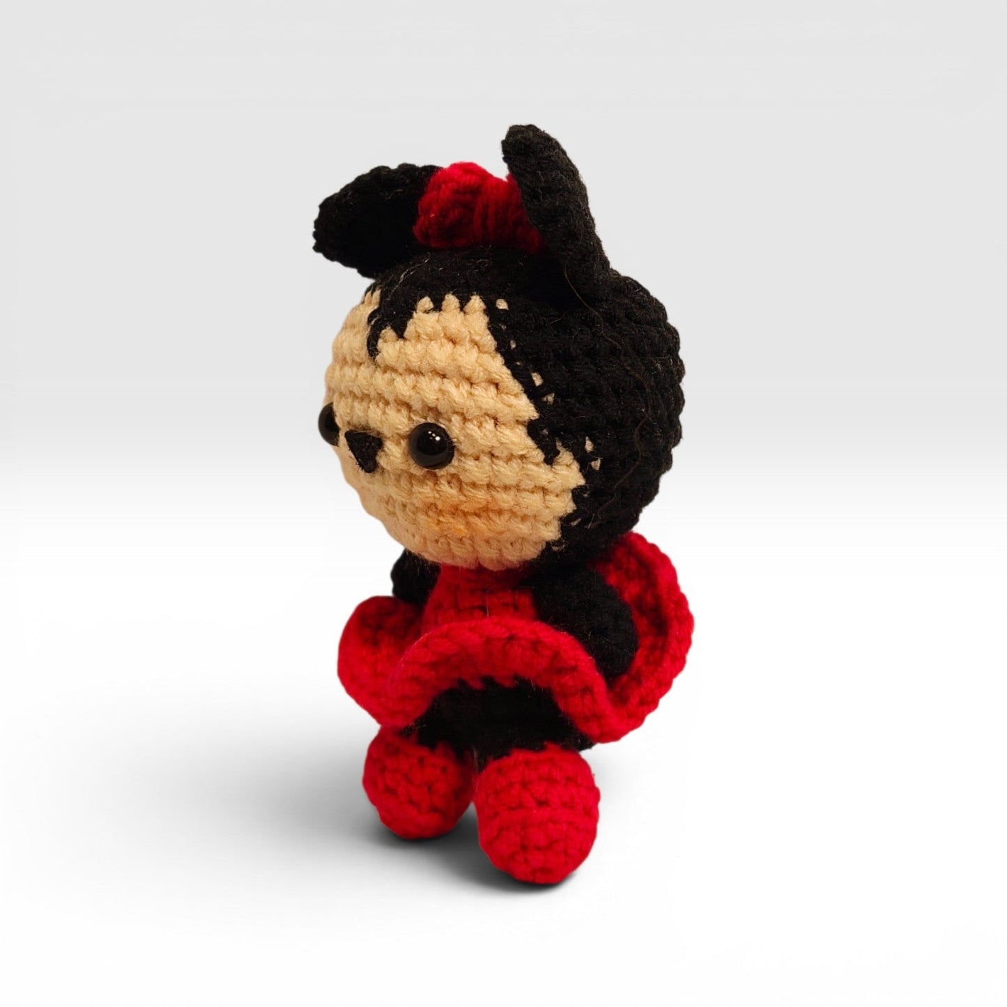 Red Minnie Mouse Amigurumi Keychain - UniqueEntity Art